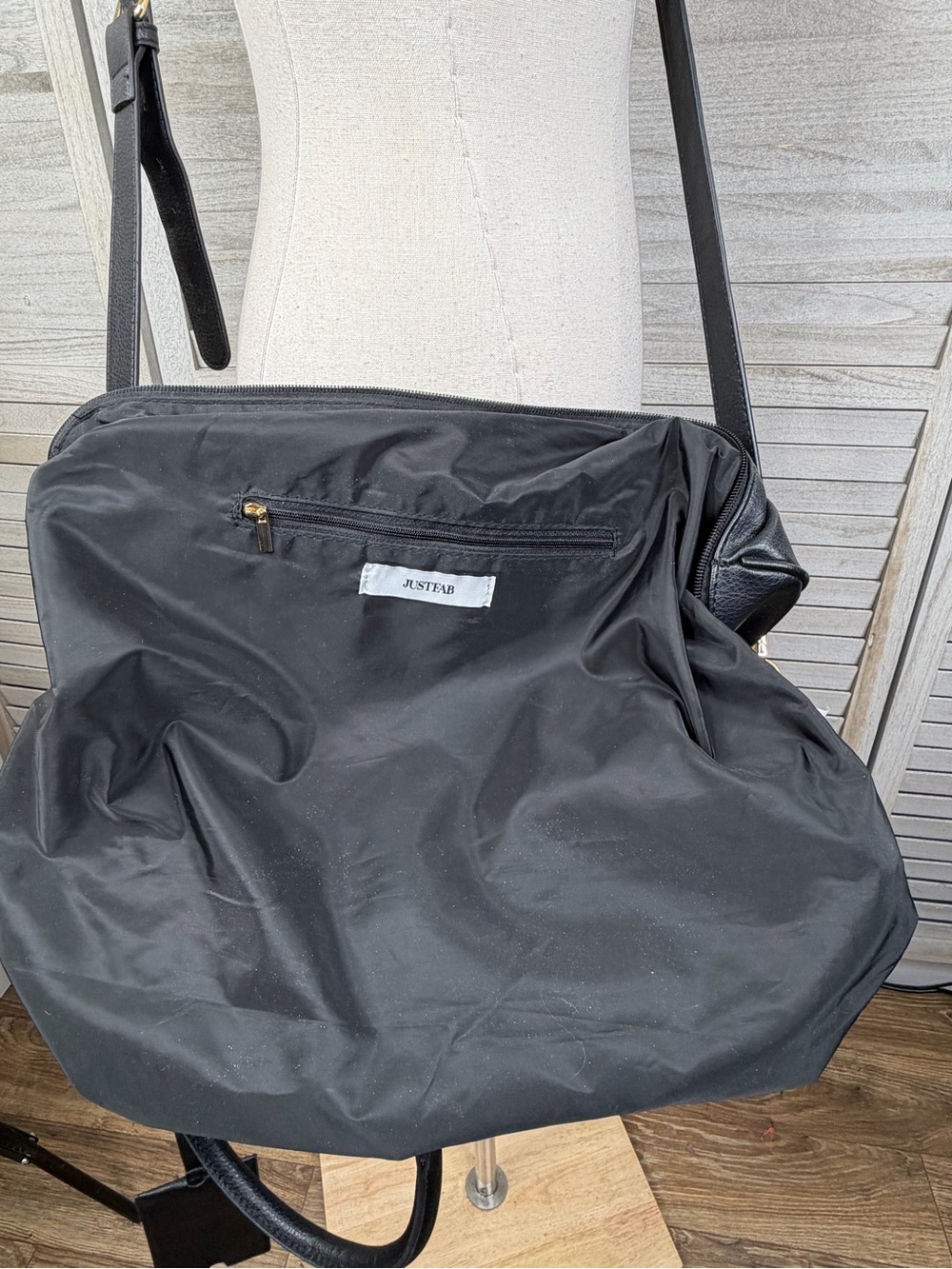 JUSTFAB Black Vegan Leather Weekender Travel Overnight Duffle Bag - Picture 8 of 8